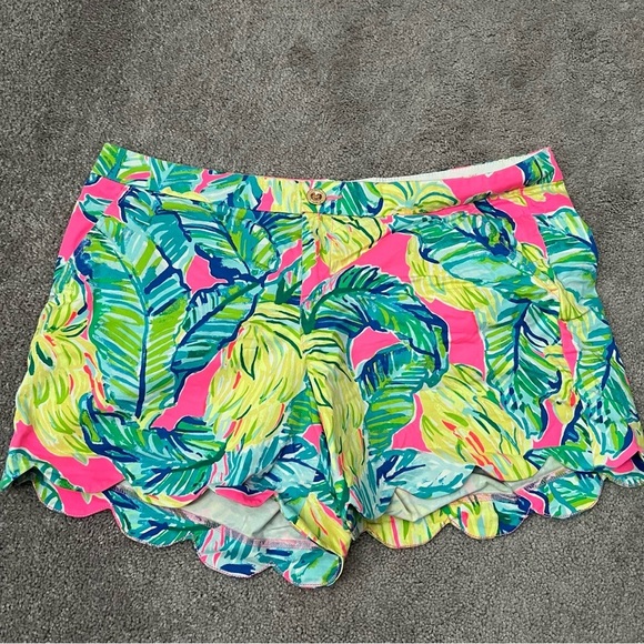 Lilly Pulitzer buttercup stretch short local flavor size 14